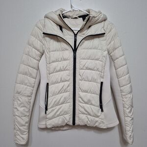 Bernardo Performance Women’s EcoPlume Cream Quilted Puffer Jacket – Size Small